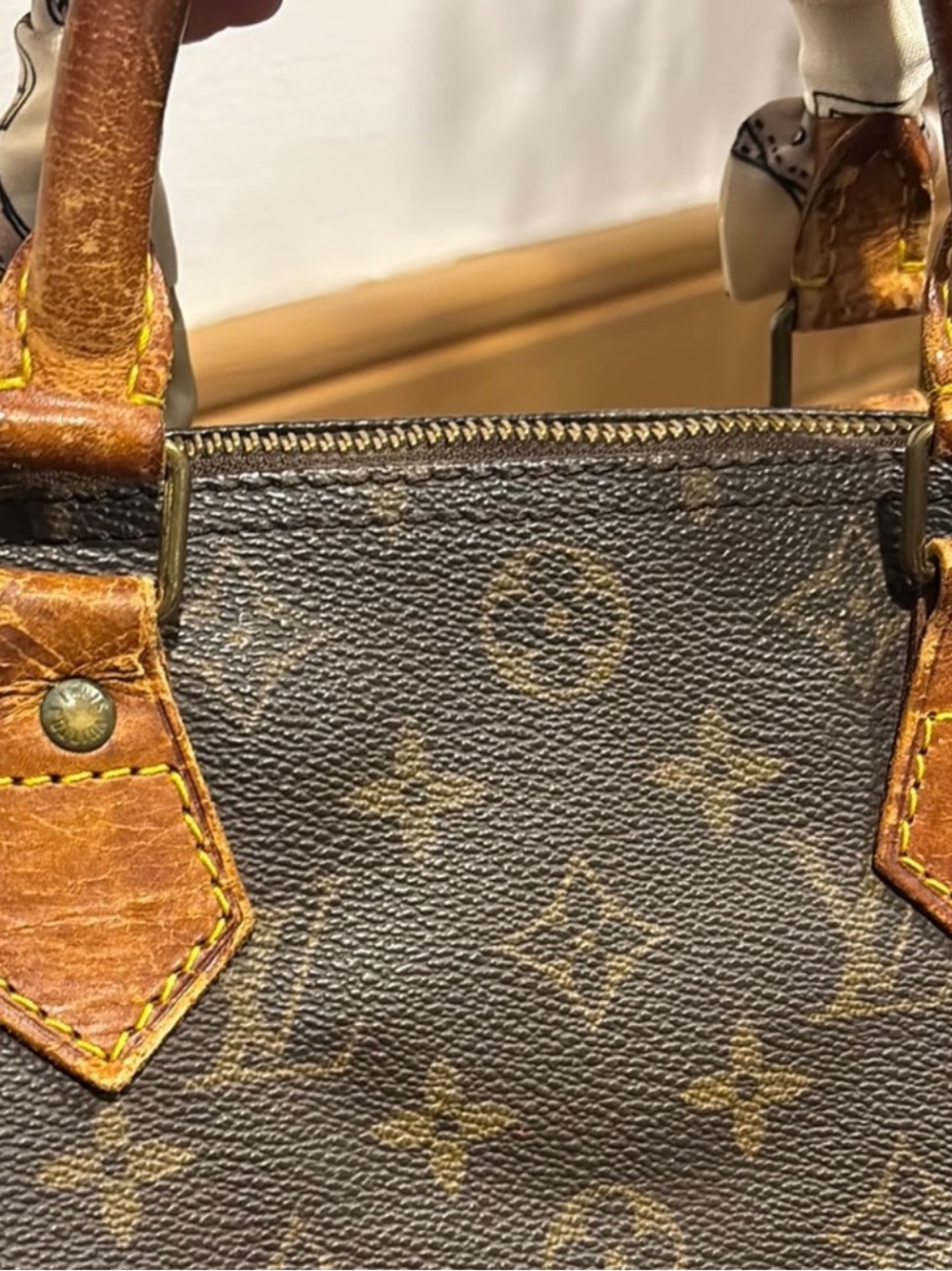 Louis Vuitton Monogram Speedy 30 Handbag - Picture 11 of 13